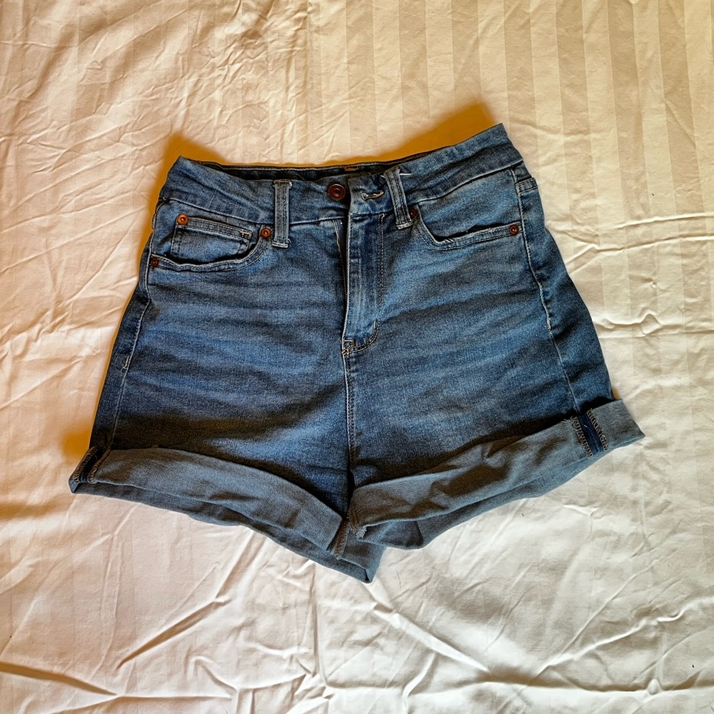 No boundaries denim shorts!